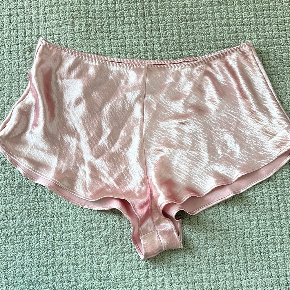 VICTORIA SECRET SLEEP SHORTS NWOT